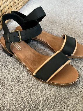 TOMS Black Camilla Two-Strap Ankle Sandals, New